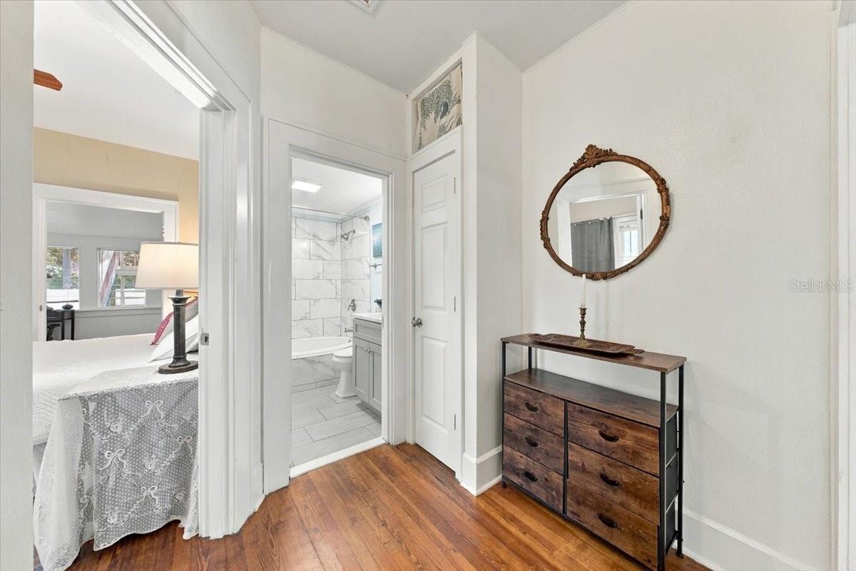 244 21ST AVENUE N, St Petersburg, FL 33704