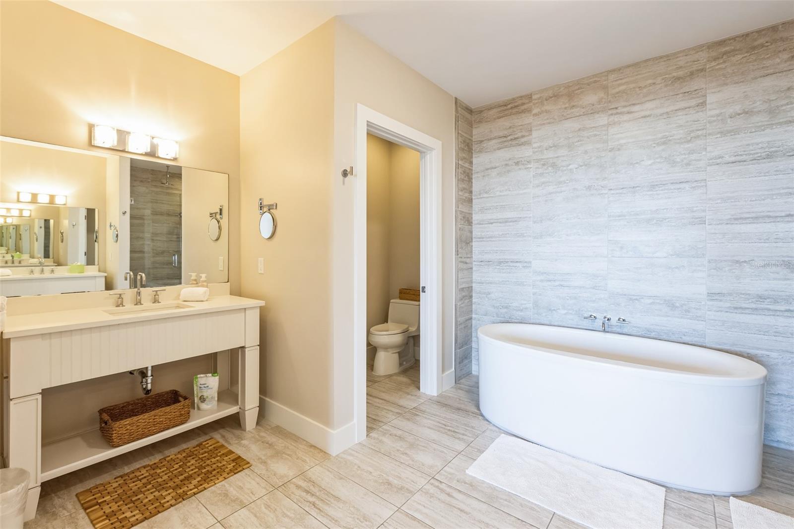 301 S GULFVIEW BOULEVARD, #702, Clearwater Beach, FL 33767