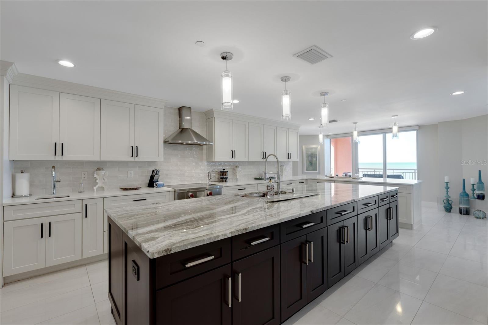 301 S GULFVIEW BOULEVARD, #702, Clearwater Beach, FL 33767