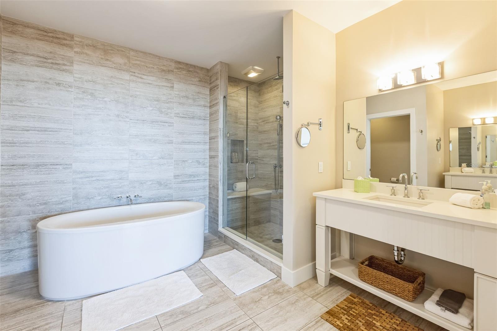 301 S GULFVIEW BOULEVARD, #702, Clearwater Beach, FL 33767