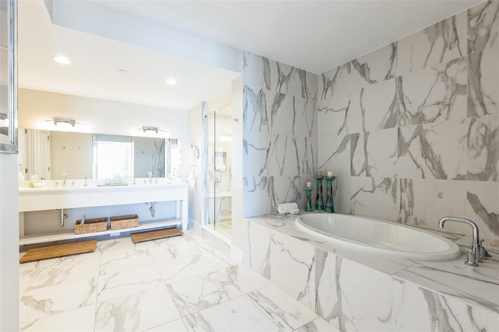 301 S GULFVIEW BOULEVARD, #702, Clearwater Beach, FL 33767