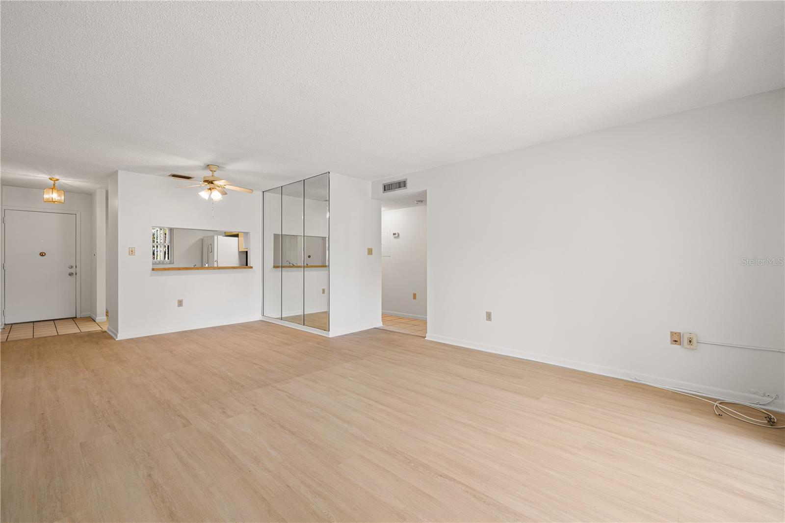 2700 NEBRASKA AVENUE, #3-103, Palm Harbor, FL 34684