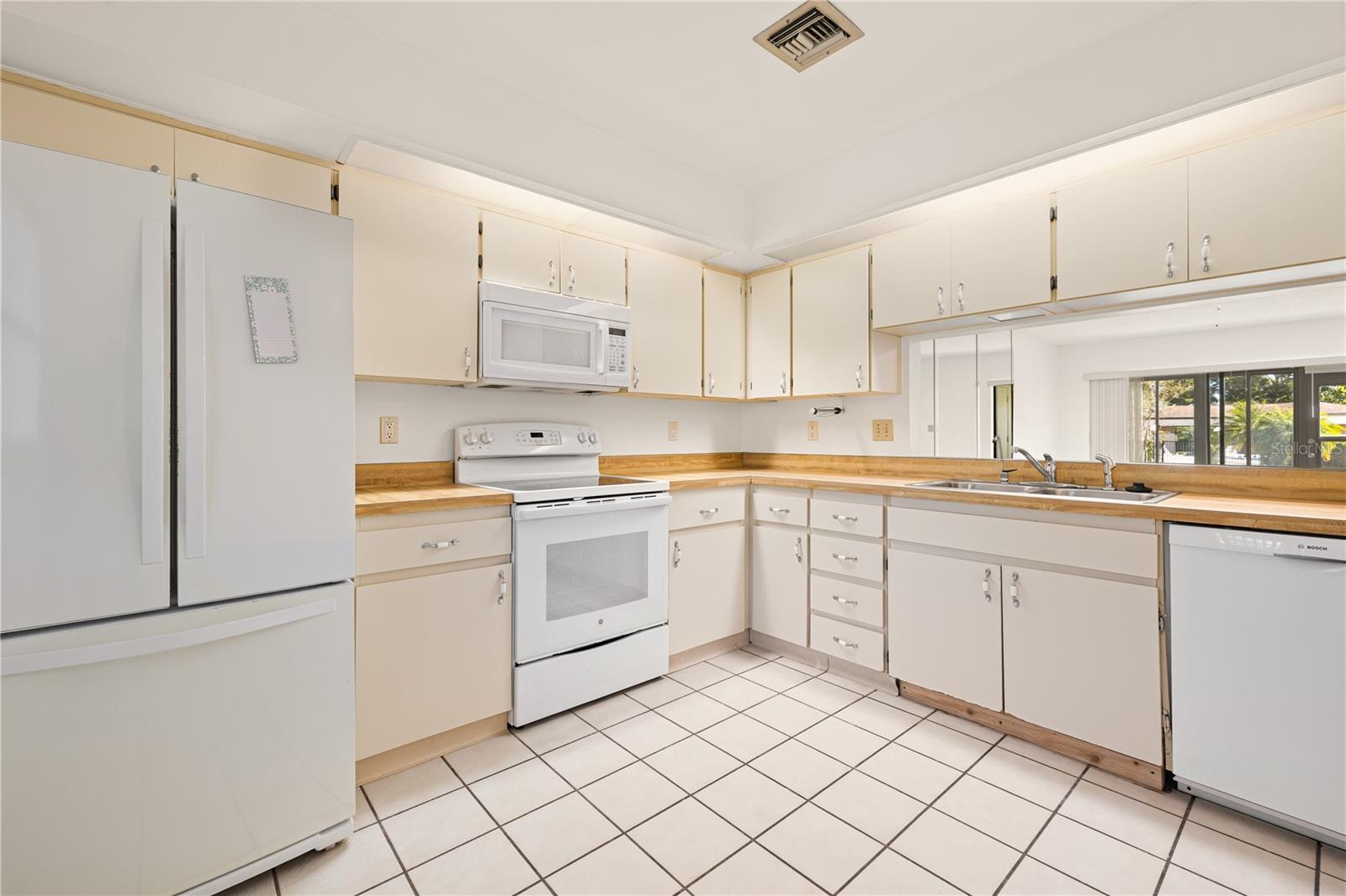 2700 NEBRASKA AVENUE, #3-103, Palm Harbor, FL 34684