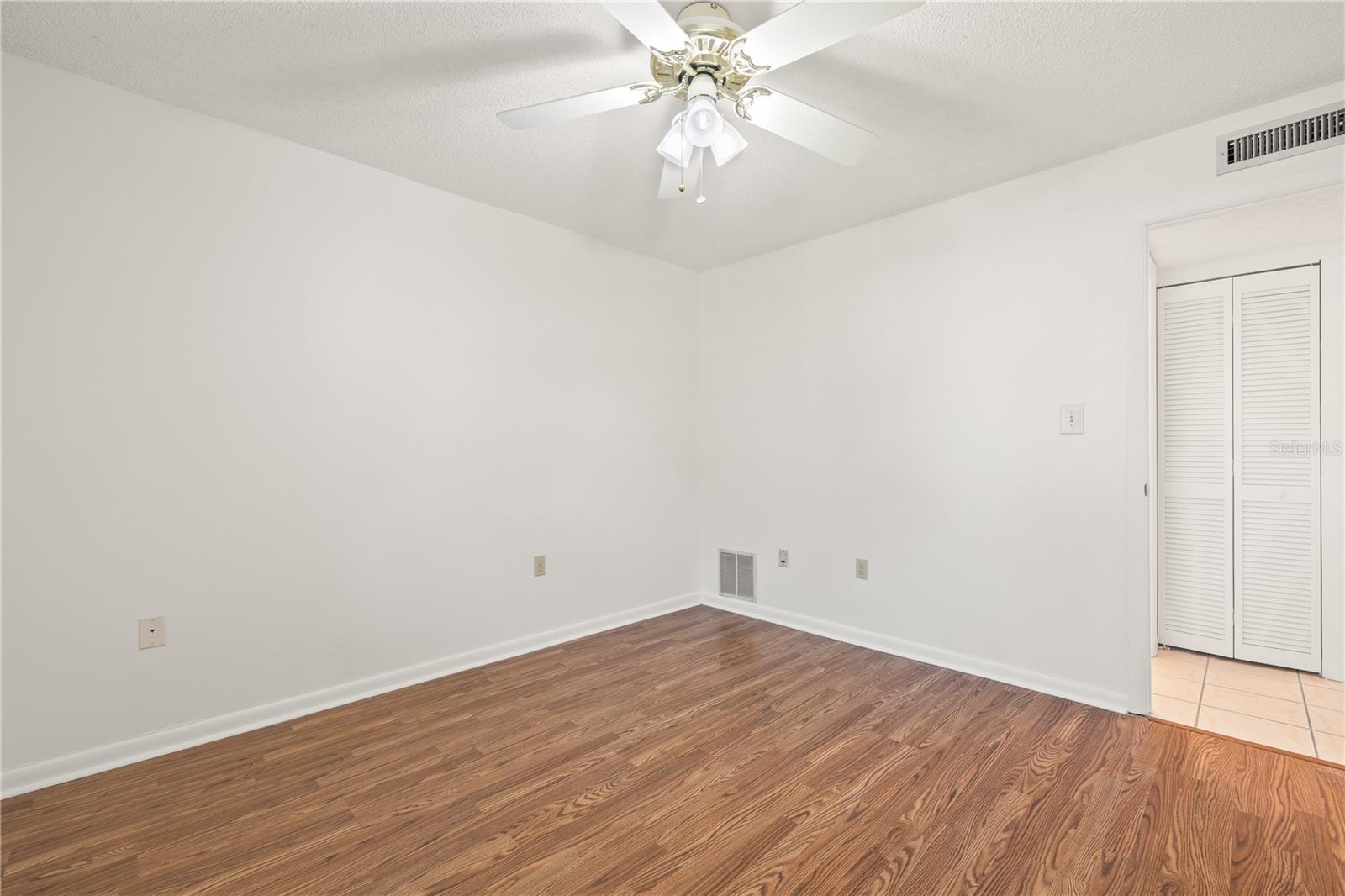 2700 NEBRASKA AVENUE, #3-103, Palm Harbor, FL 34684