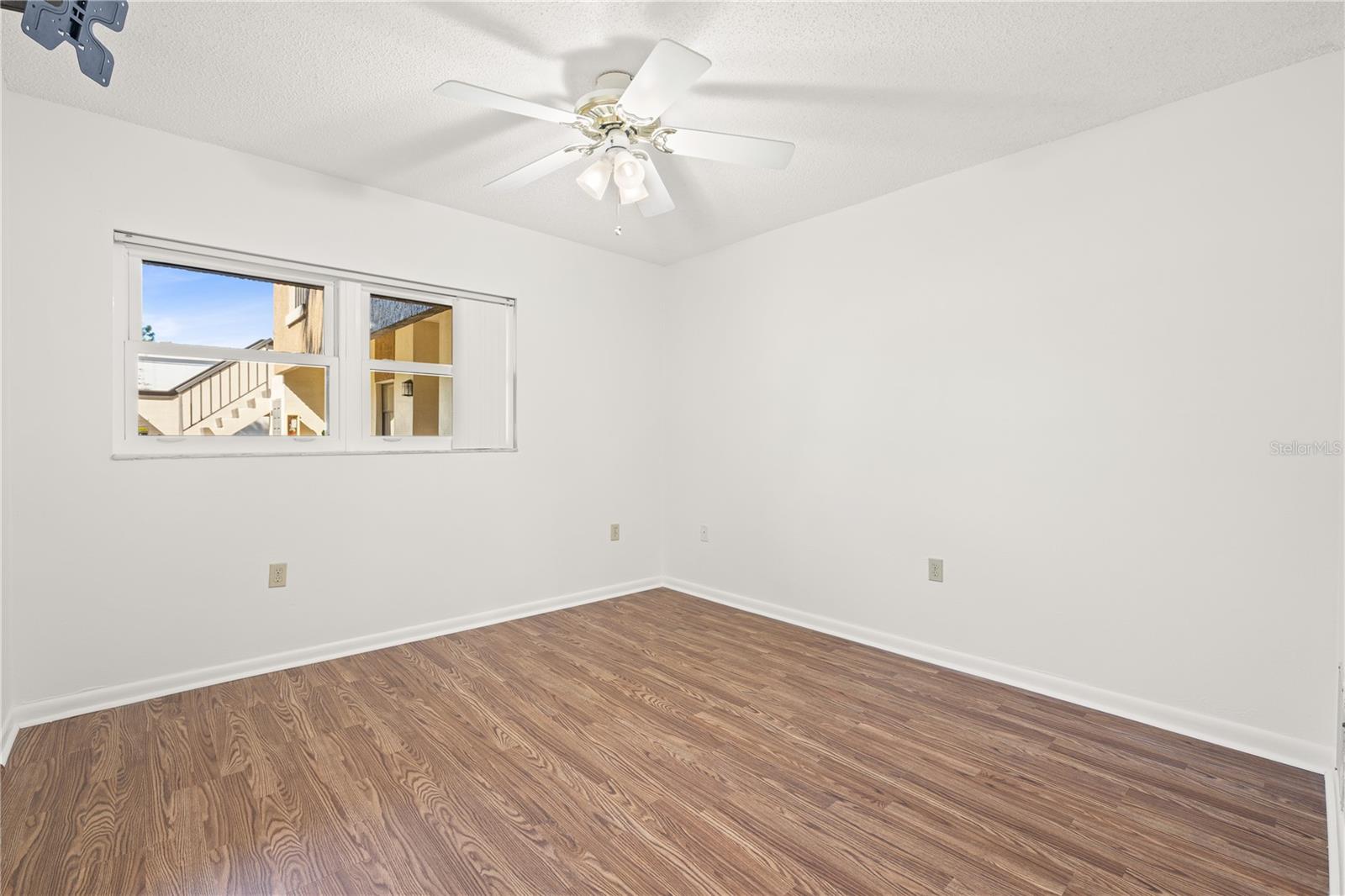 2700 NEBRASKA AVENUE, #3-103, Palm Harbor, FL 34684