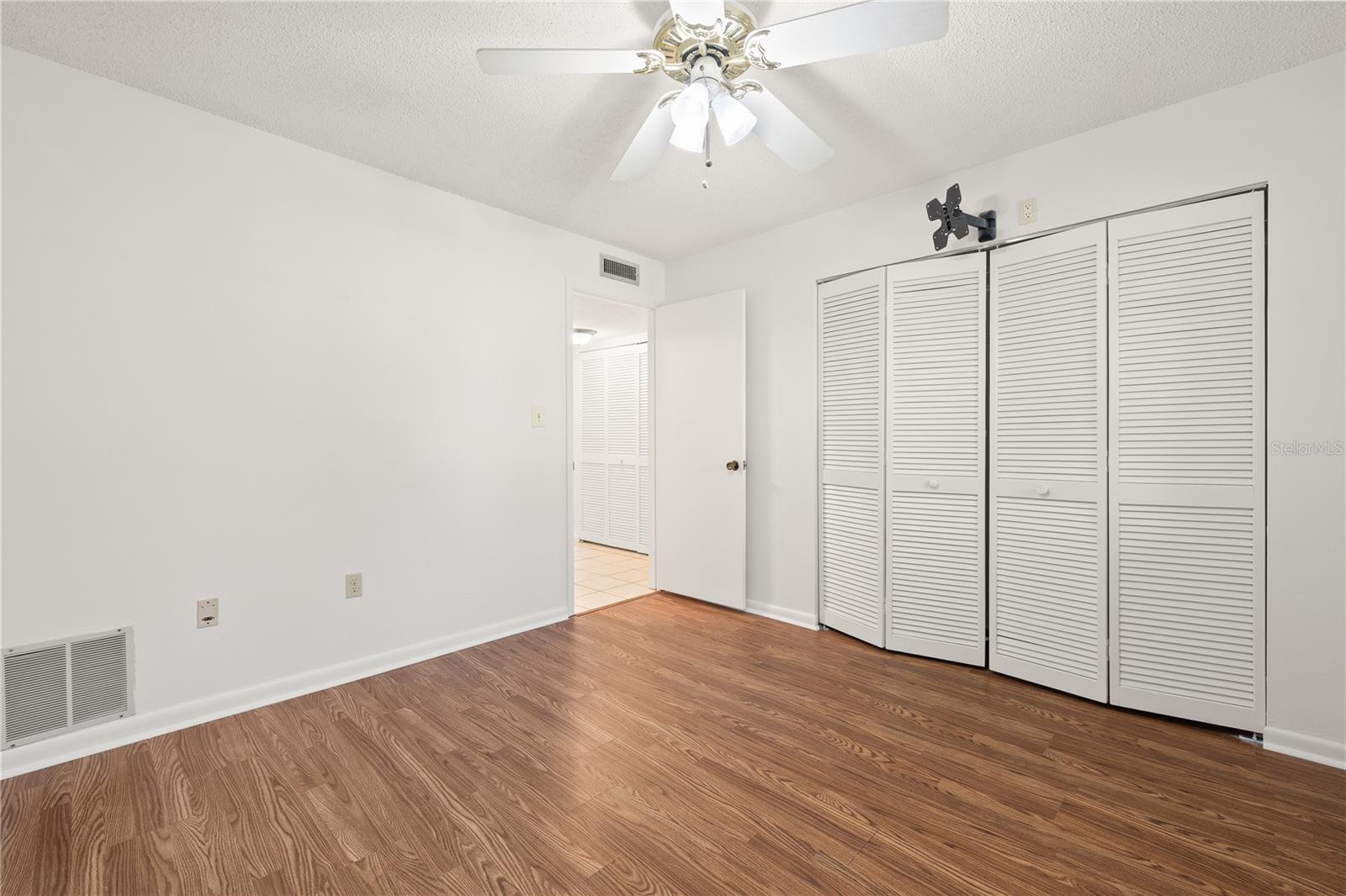 2700 NEBRASKA AVENUE, #3-103, Palm Harbor, FL 34684