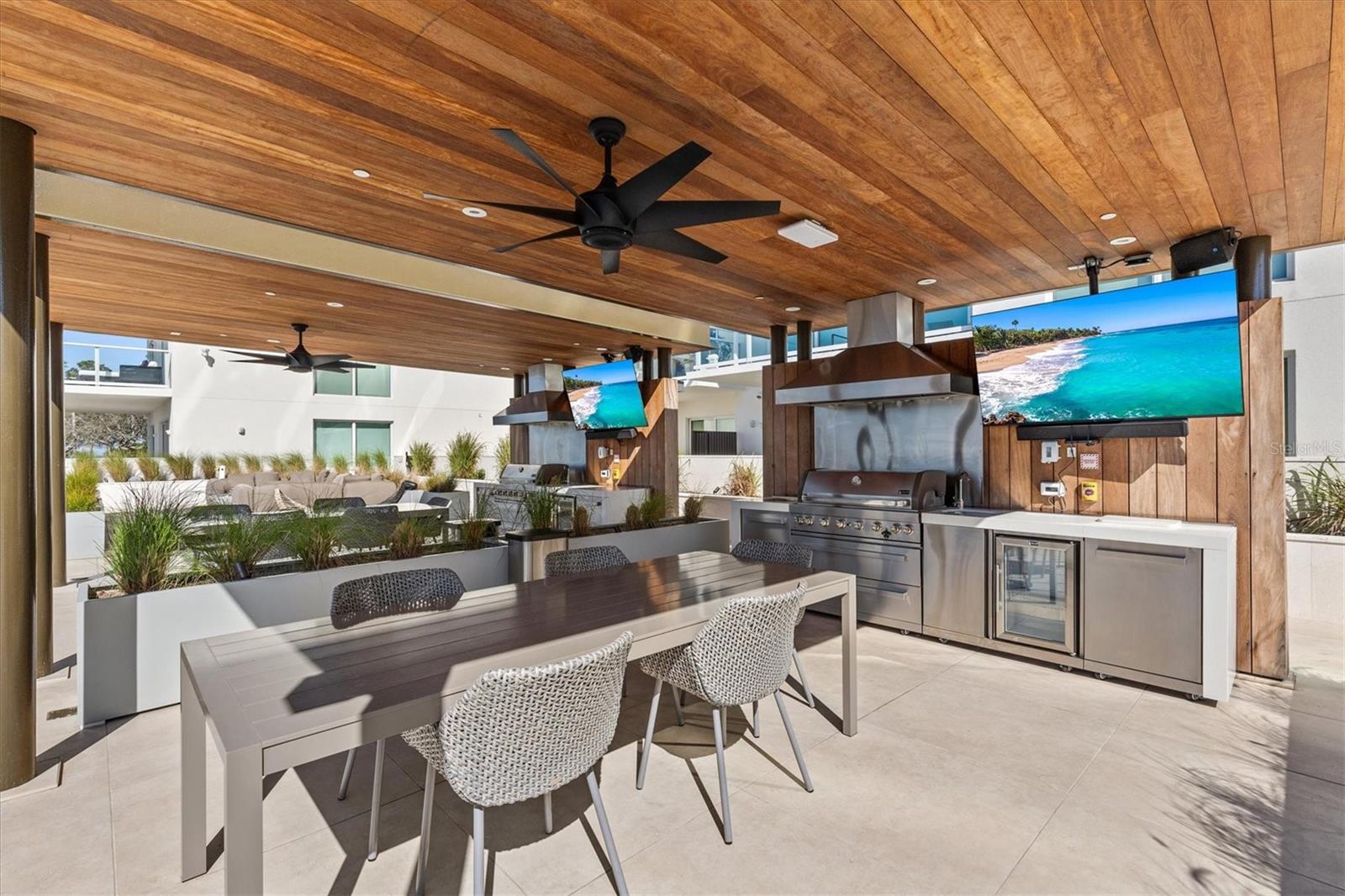 Outdoor kitchen