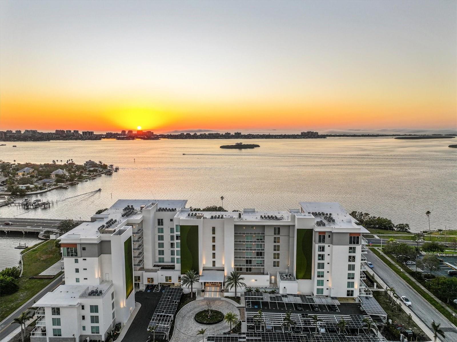 1020 SUNSET POINT ROAD, #607, Clearwater, FL 33755