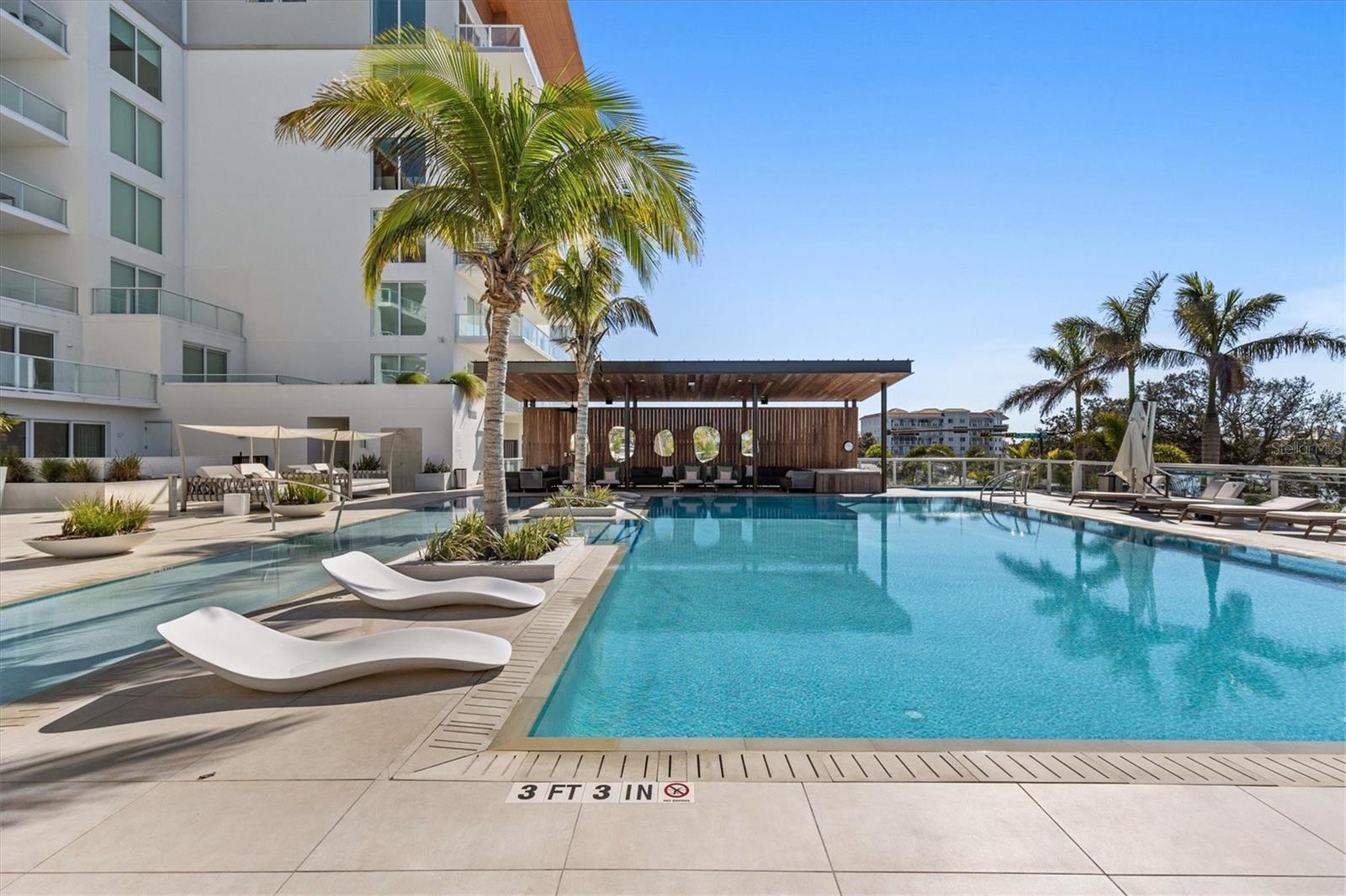 1020 SUNSET POINT ROAD, #607, Clearwater, FL 33755
