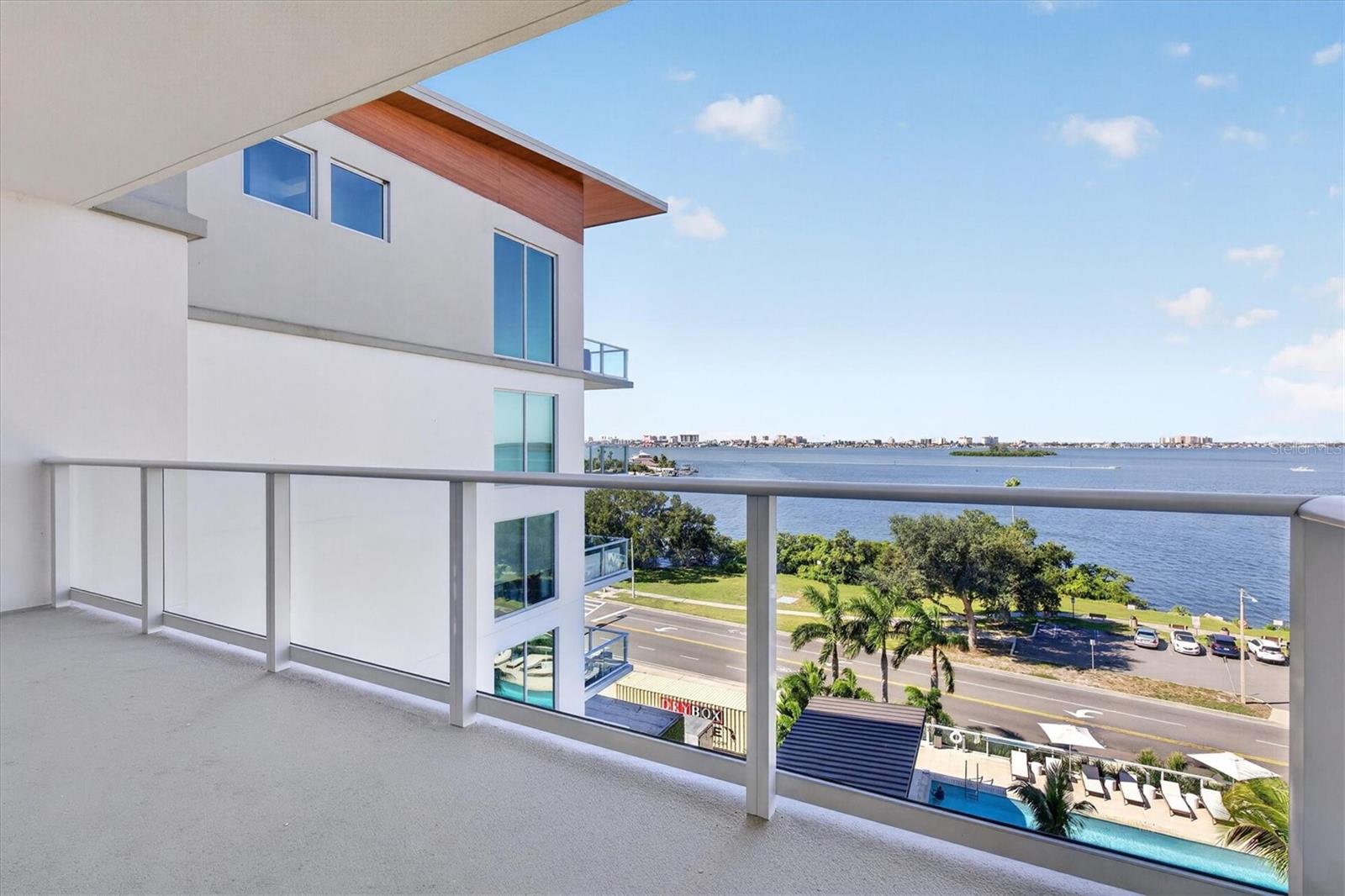 1020 SUNSET POINT ROAD, #607, Clearwater, FL 33755