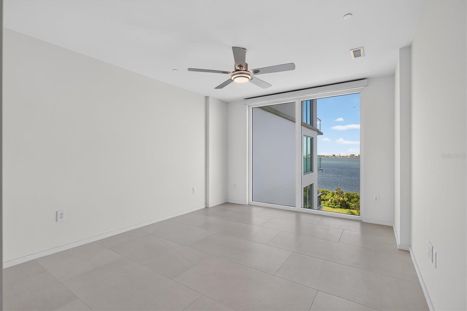 1020 SUNSET POINT ROAD, #607, Clearwater, FL 33755
