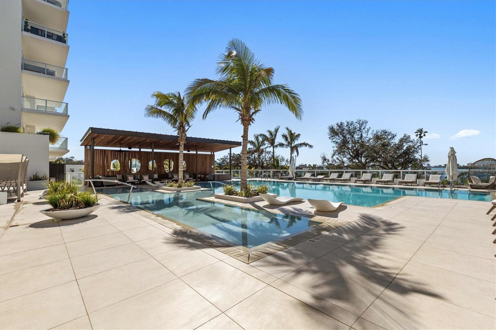1020 SUNSET POINT ROAD, #607, Clearwater, FL 33755