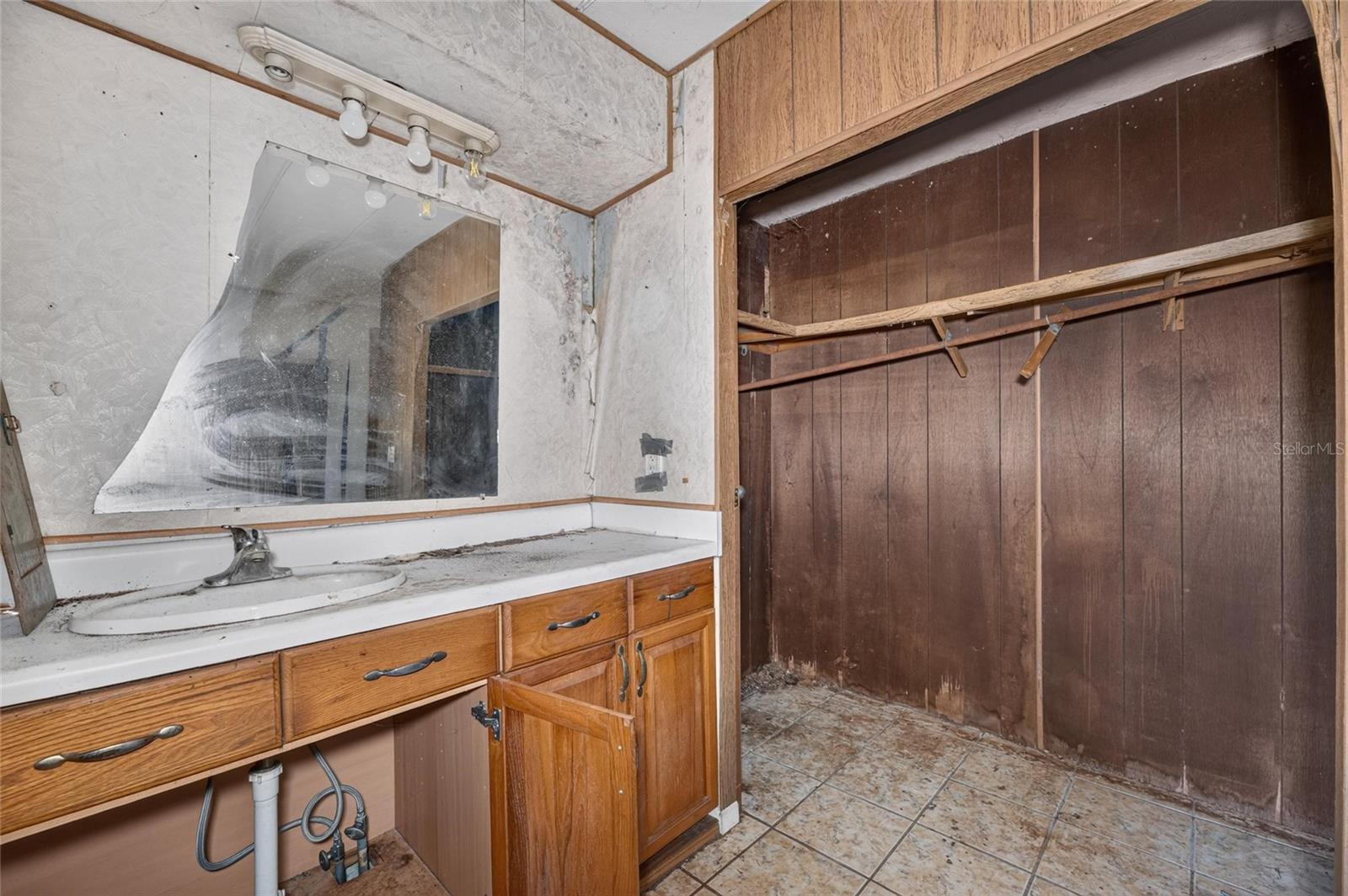 8810 S HICKORY LANE, Riverview, FL 33578