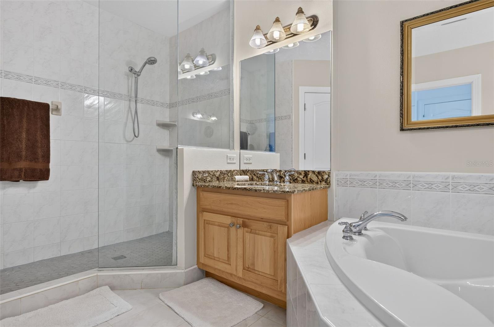 200 BRIGHTWATER DRIVE, #3, Clearwater, FL 33767