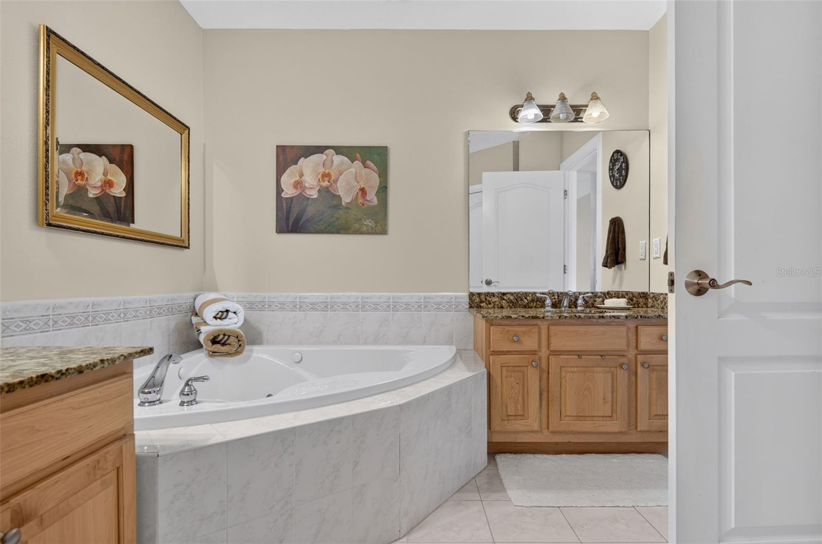 200 BRIGHTWATER DRIVE, #3, Clearwater, FL 33767