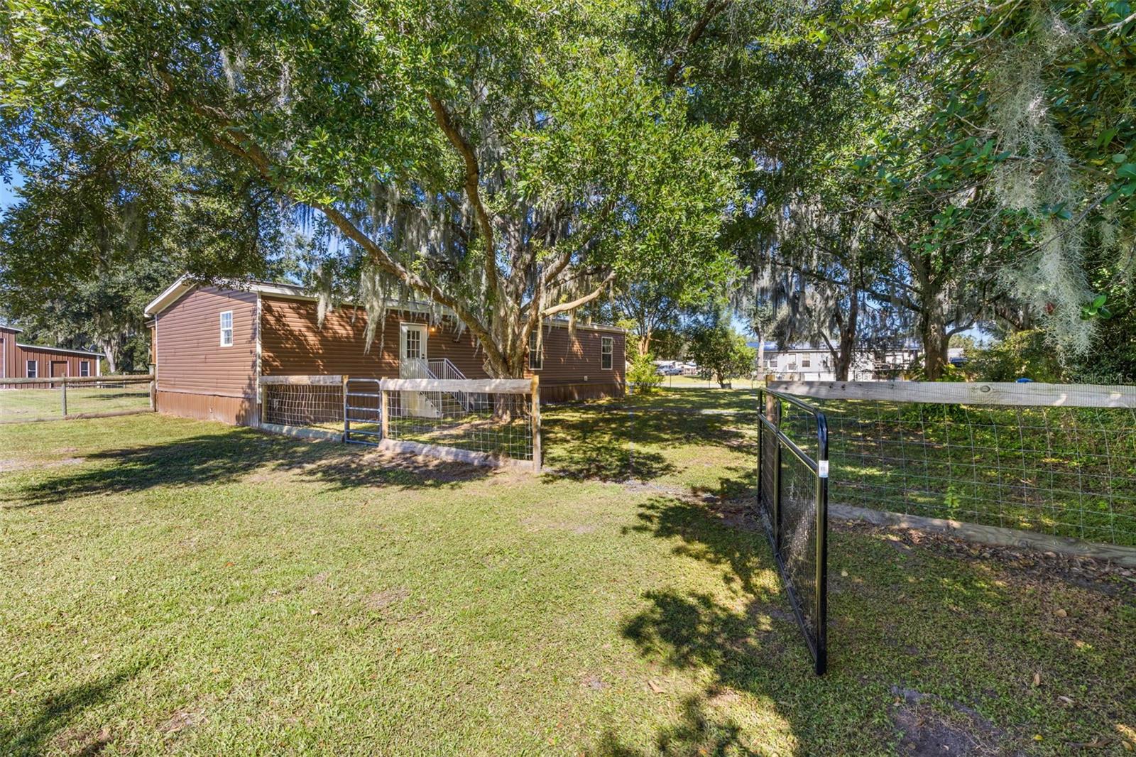10127 GEORGE SMITH ROAD, Lithia, FL 33547