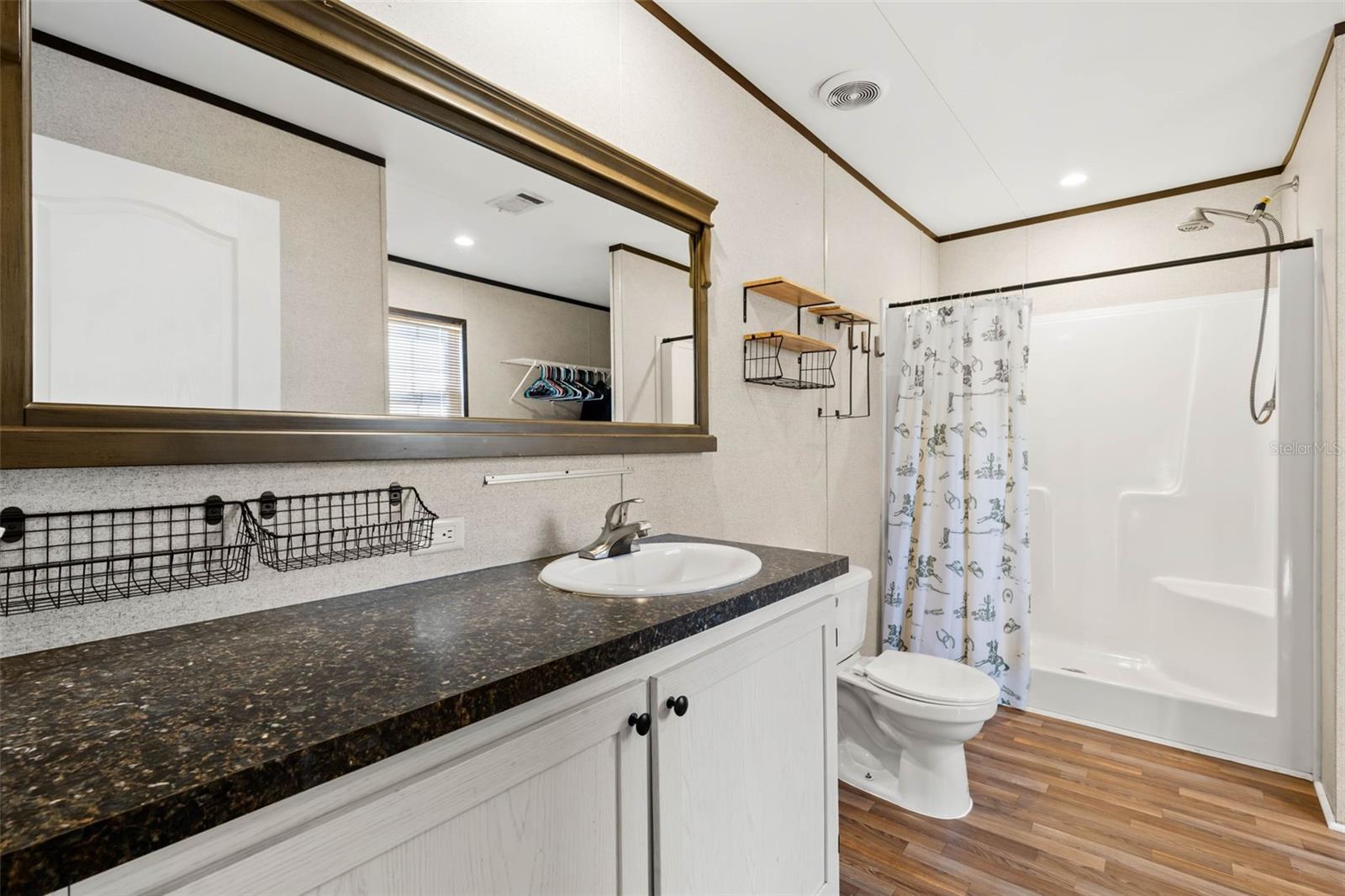 Primary En-Suite