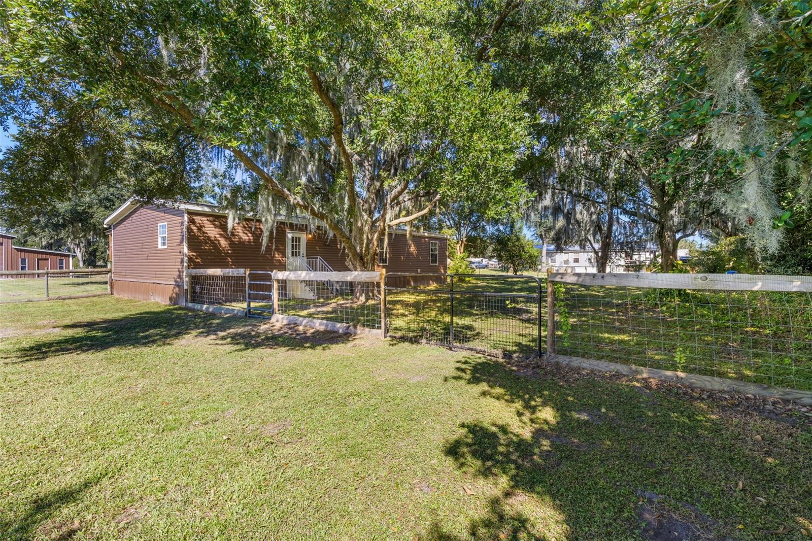 10127 GEORGE SMITH ROAD, Lithia, FL 33547