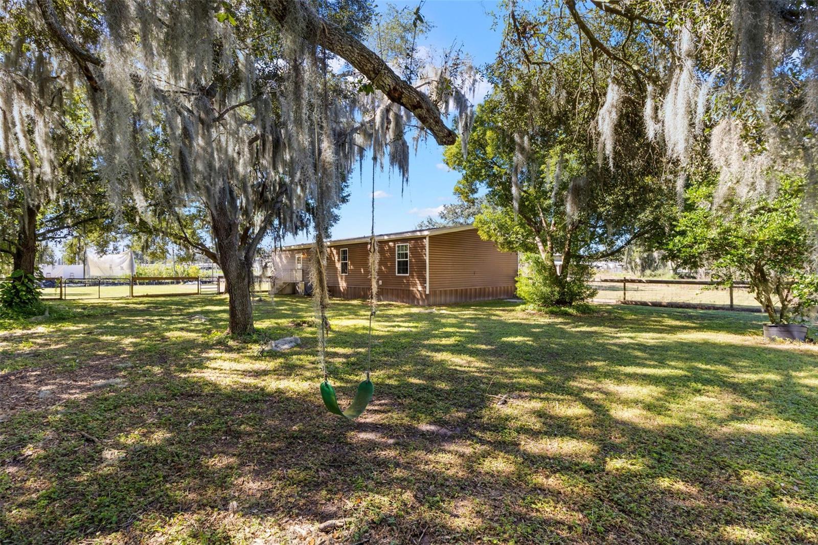 10127 GEORGE SMITH ROAD, Lithia, FL 33547
