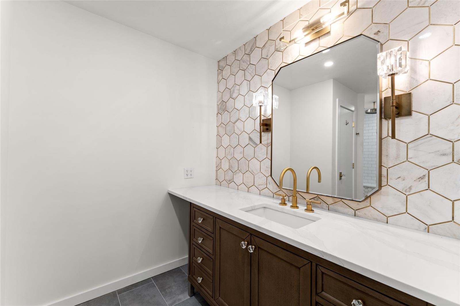 175 2ND STREET S, #1012, St Petersburg, FL 33701