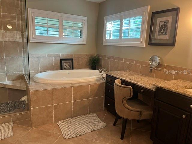 2711 WILLOW OAKS DRIVE, Valrico, FL 33594