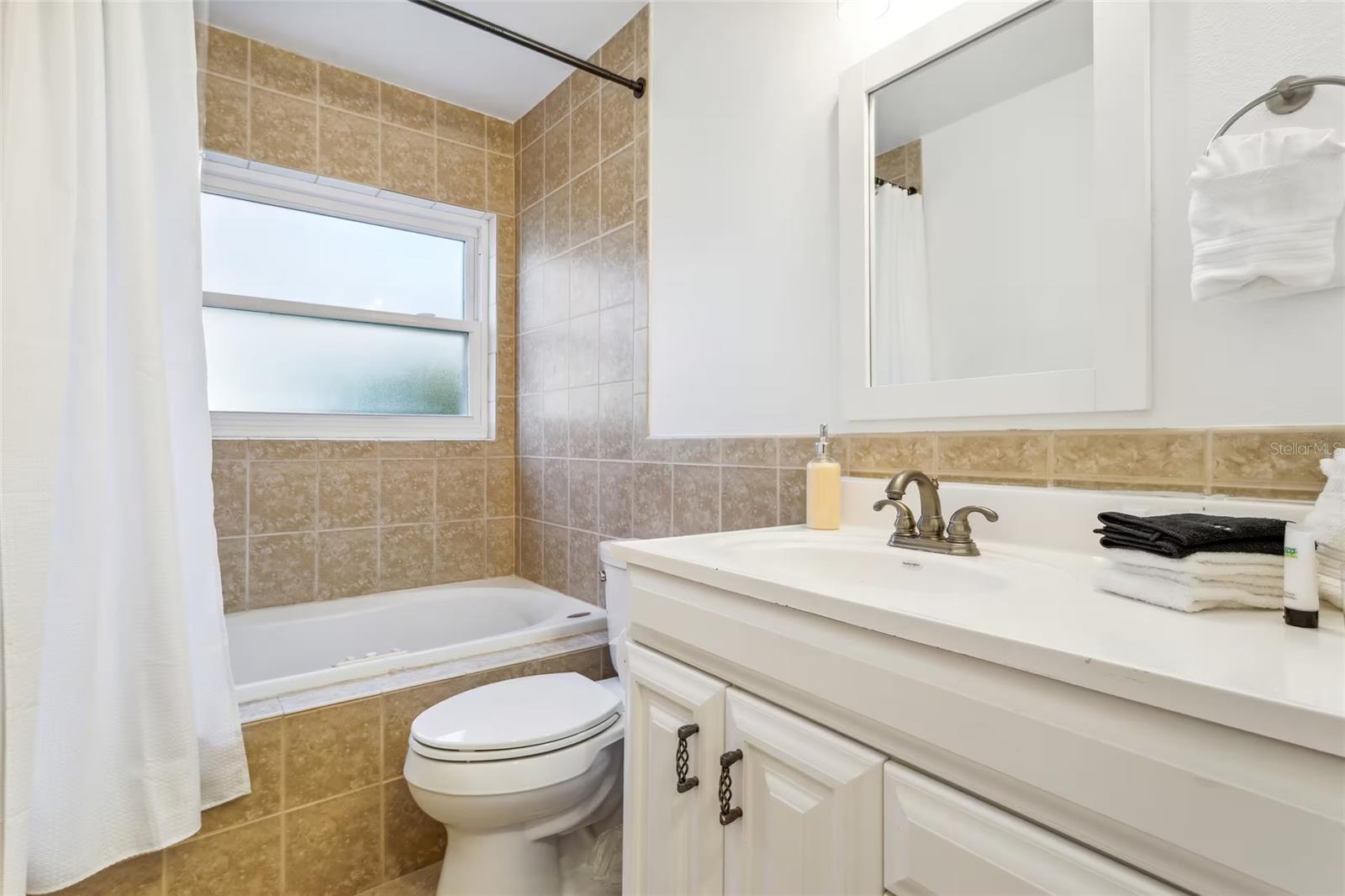 7275 123RD STREET, Seminole, FL 33772