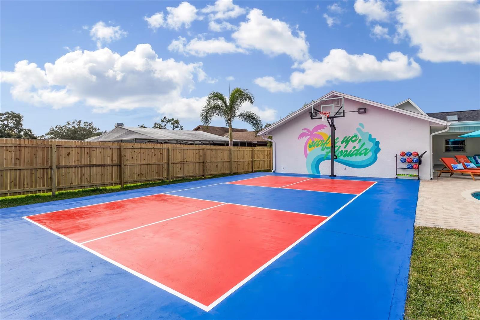 7275 123RD STREET, Seminole, FL 33772