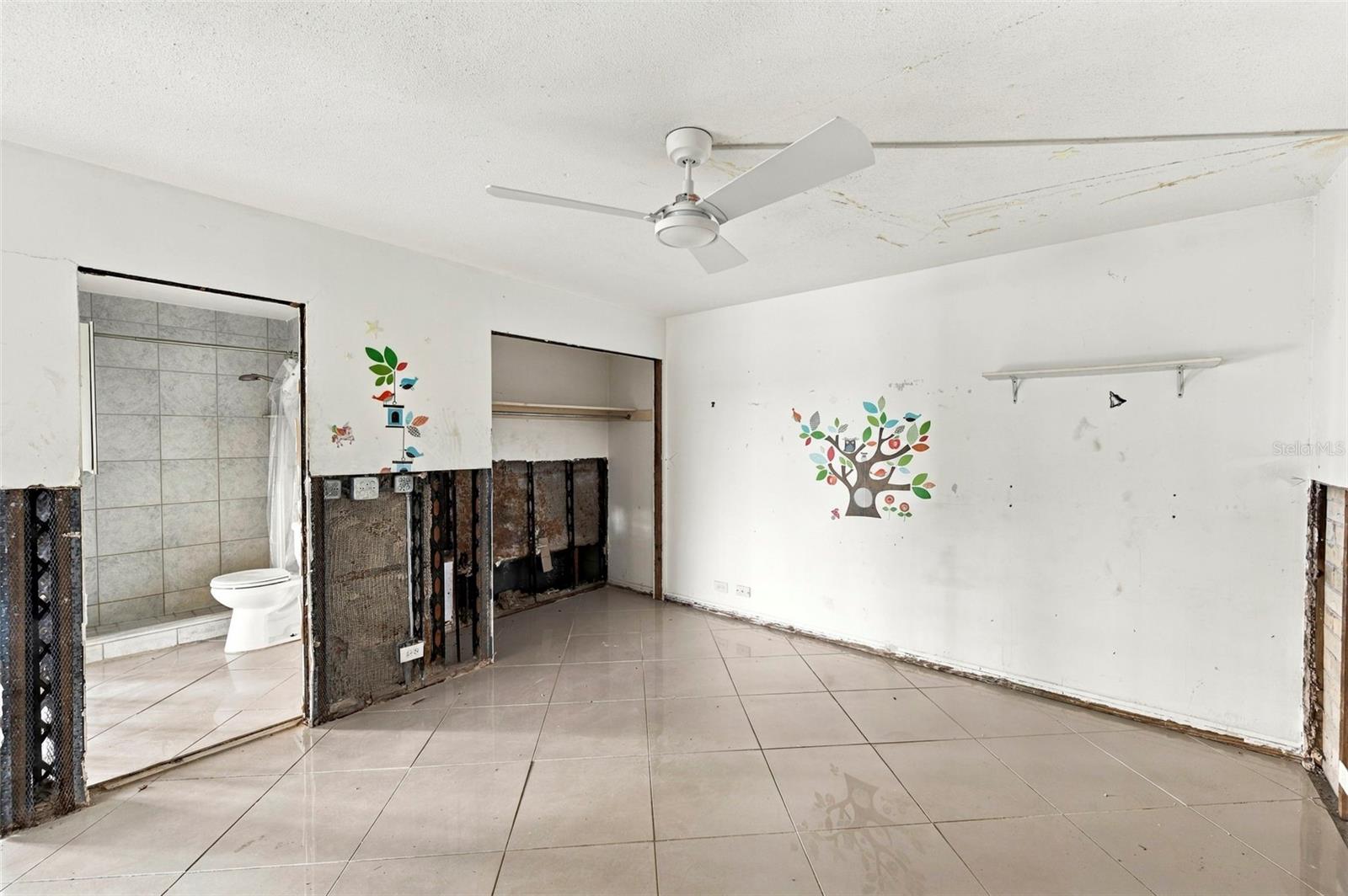 1365 SNELL ISLE BOULEVARD NE, #1A, St Petersburg, FL 33704