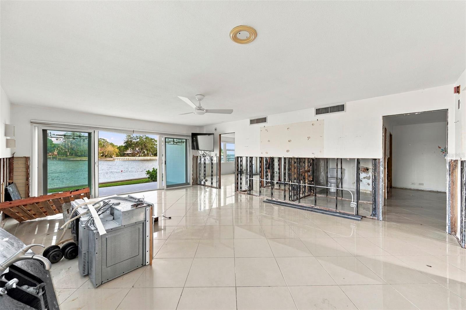 1365 SNELL ISLE BOULEVARD NE, #1A, St Petersburg, FL 33704 1365 SNELL ISLE BOULEVARD NE, #1A, St Petersburg, FL 33704