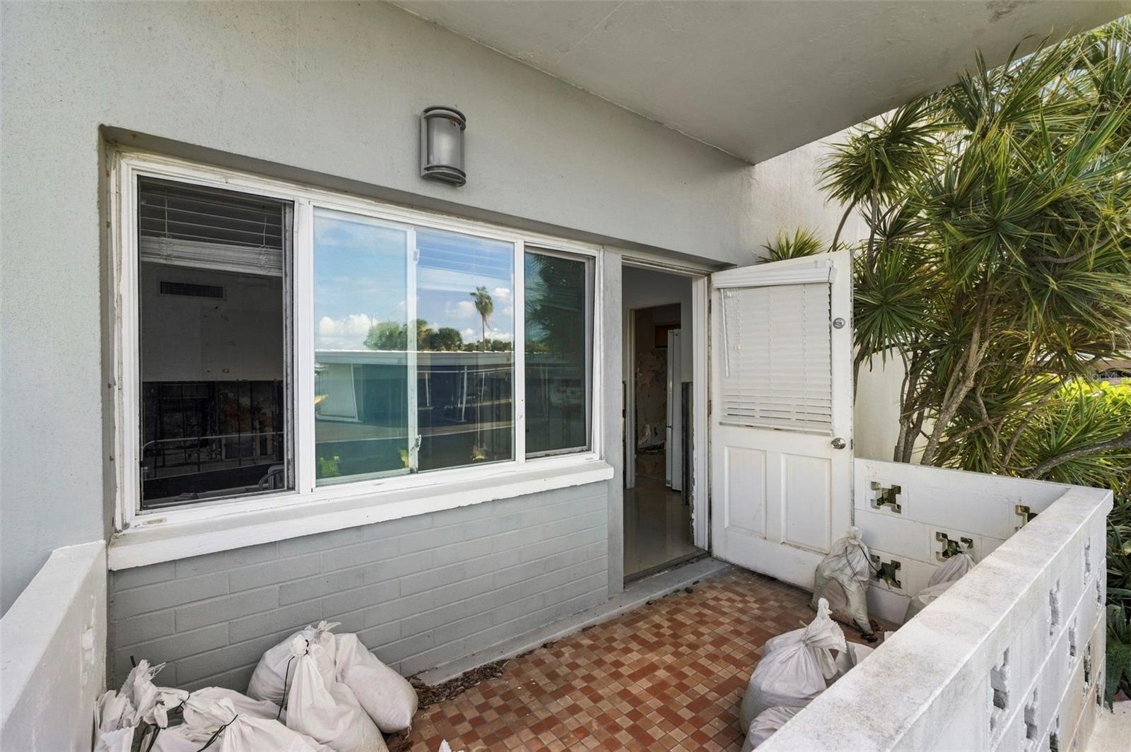 1365 SNELL ISLE BOULEVARD NE, #1A, St Petersburg, FL 33704