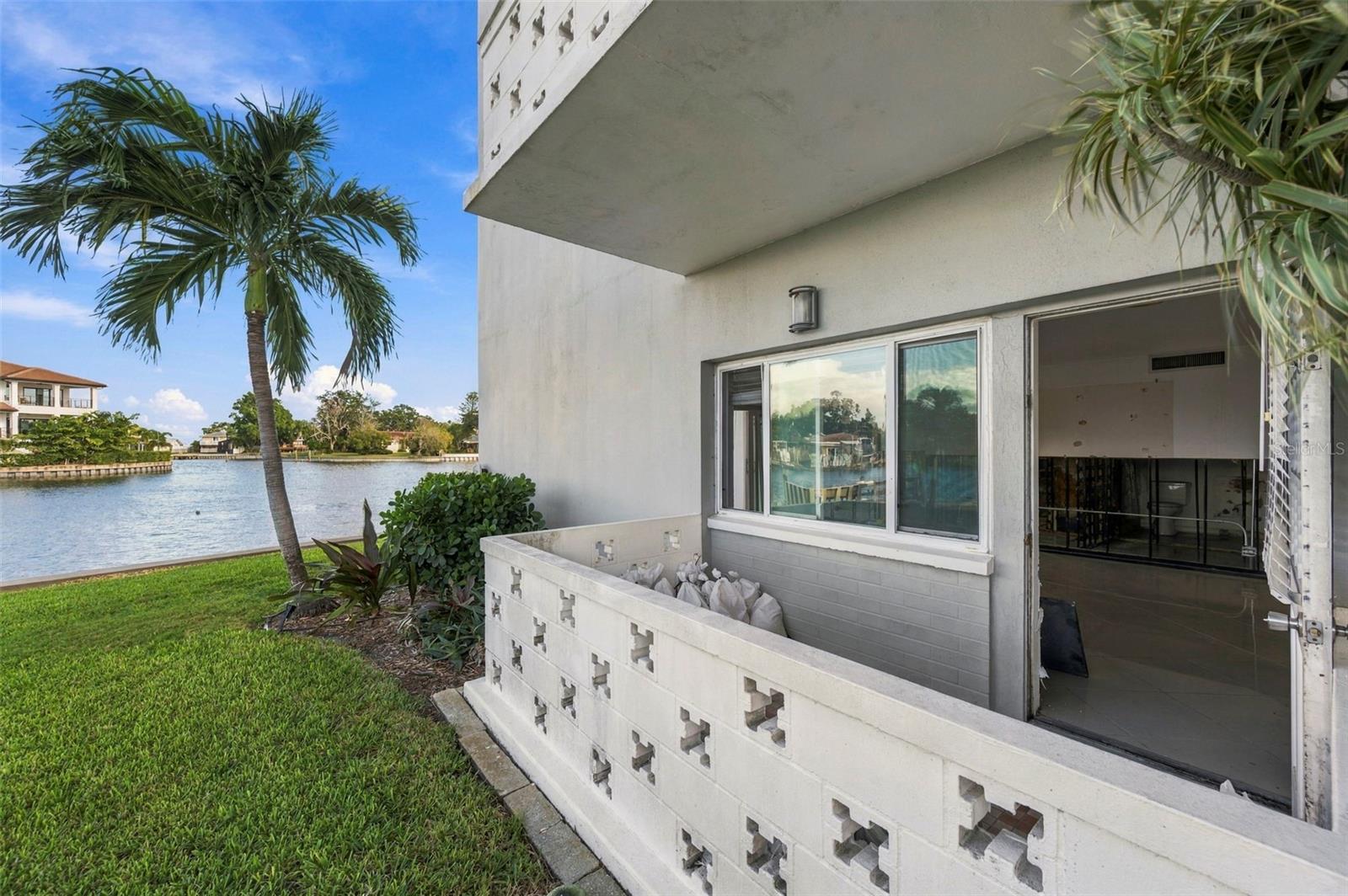 1365 SNELL ISLE BOULEVARD NE, #1A, St Petersburg, FL 33704