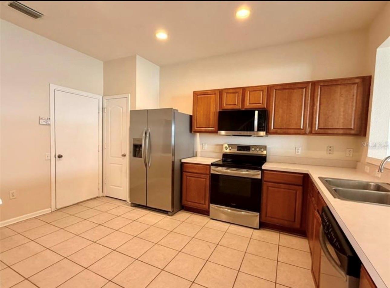 26544 CASTLEVIEW WAY, Wesley Chapel, FL 33544