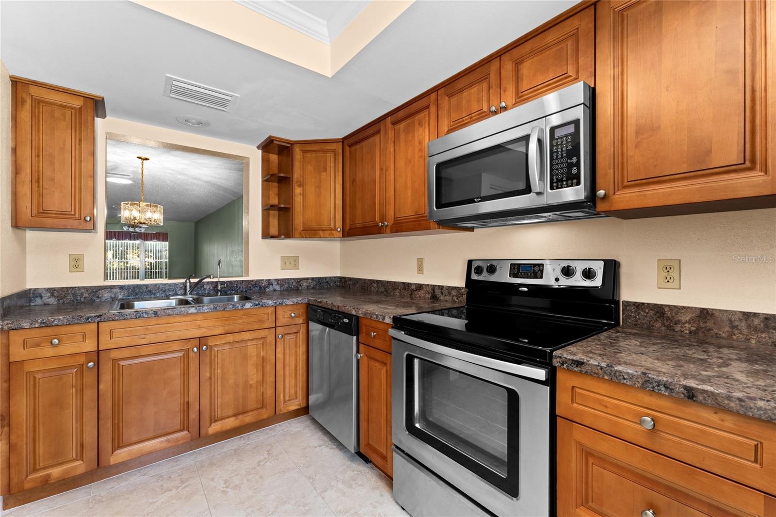 2297 E LARK CIRCLE E, #D, Palm Harbor, FL 34684