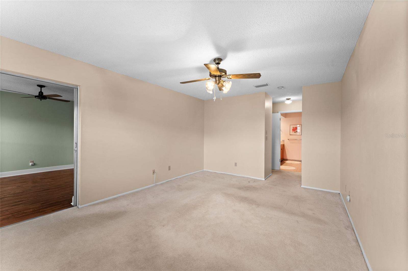 2297 E LARK CIRCLE E, #D, Palm Harbor, FL 34684