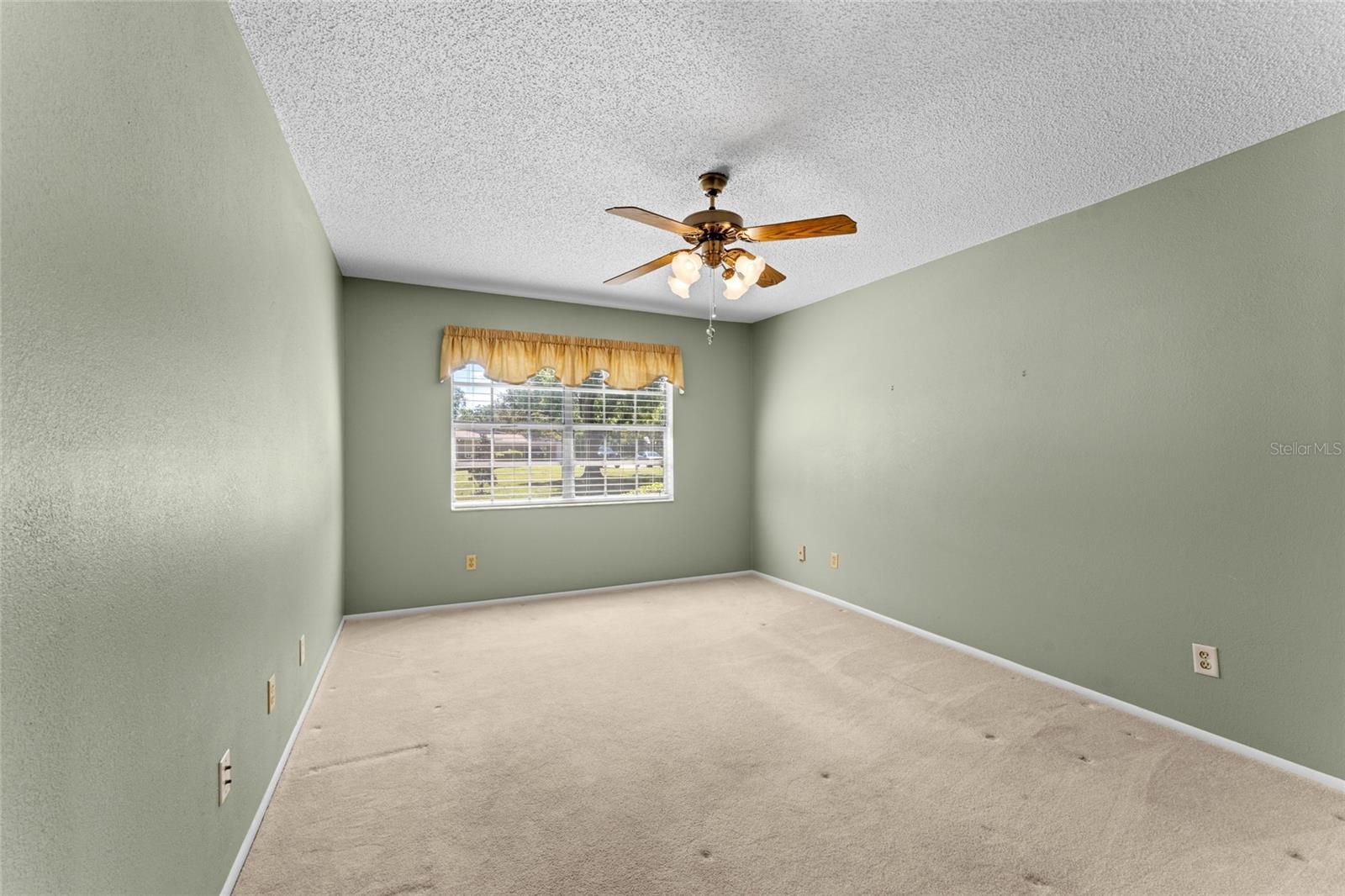 2297 E LARK CIRCLE E, #D, Palm Harbor, FL 34684