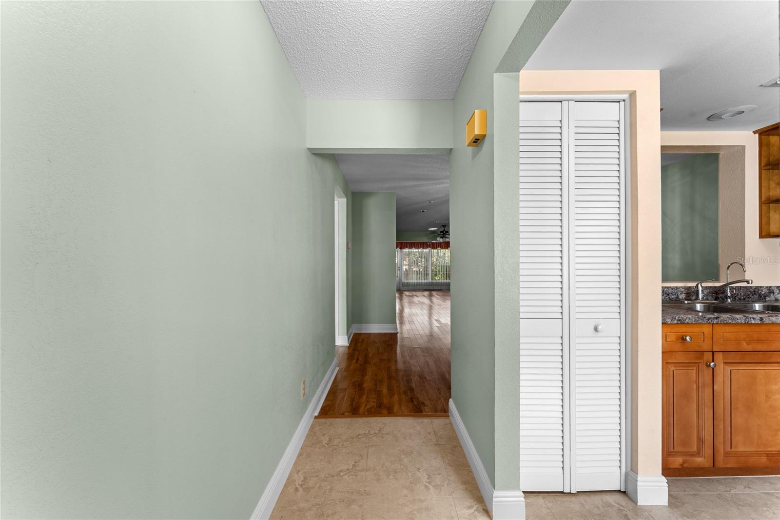 2297 E LARK CIRCLE E, #D, Palm Harbor, FL 34684