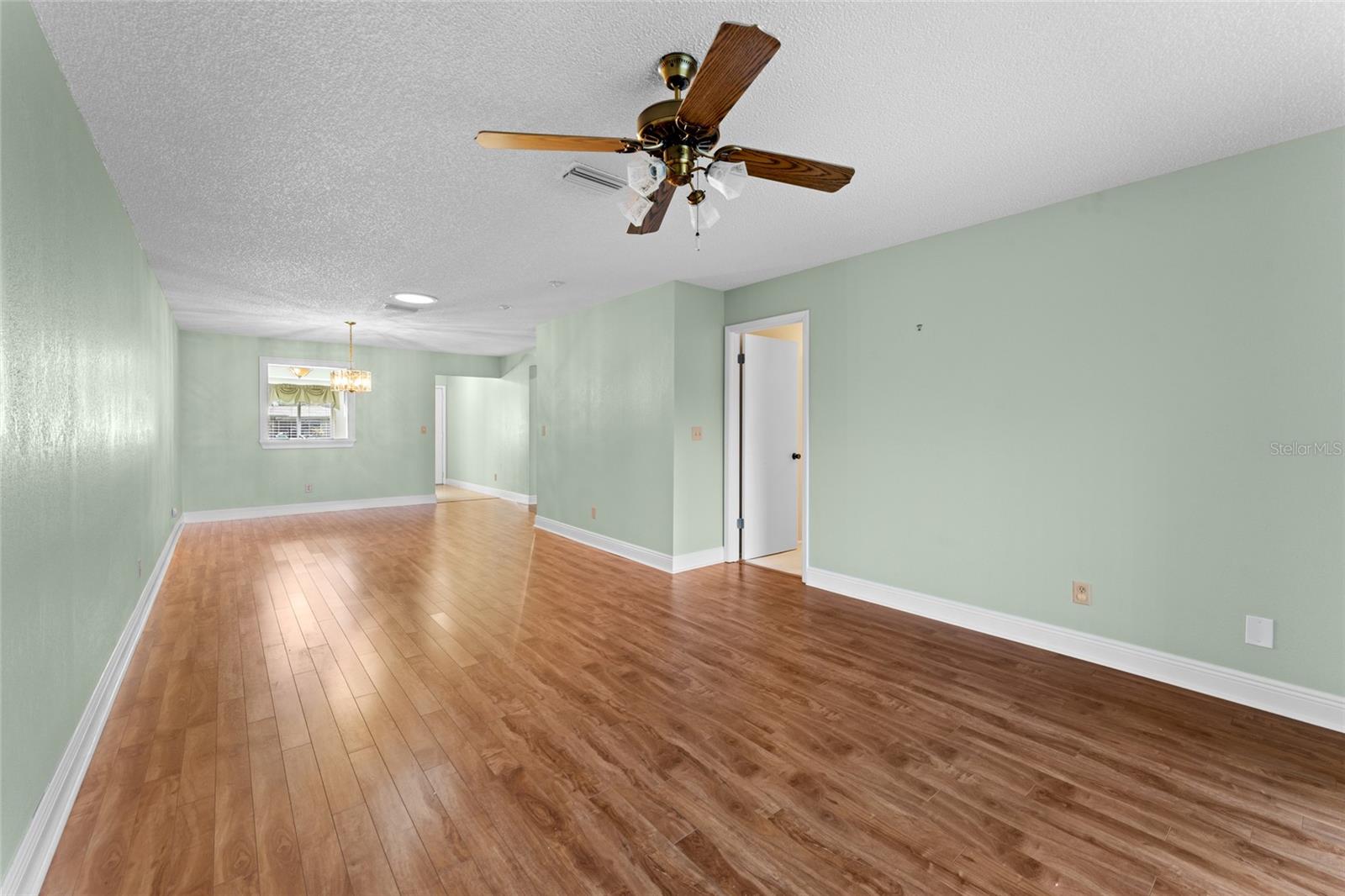 2297 E LARK CIRCLE E, #D, Palm Harbor, FL 34684