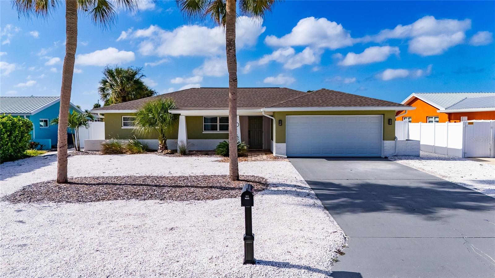 1016 SILVER PALM WAY, Apollo Beach, FL 33572