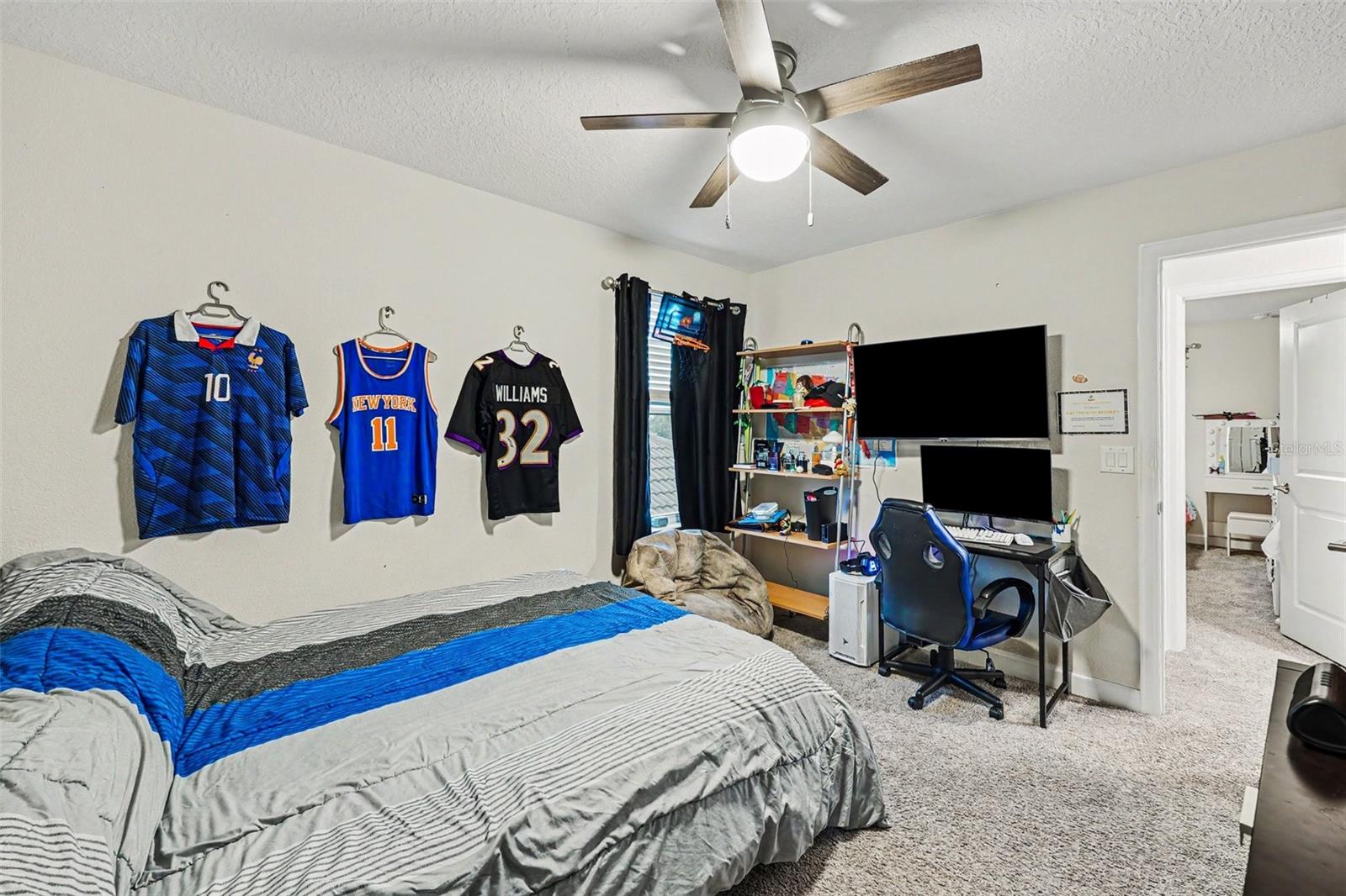 8995 CROQUET COURT, Davenport, FL 33896