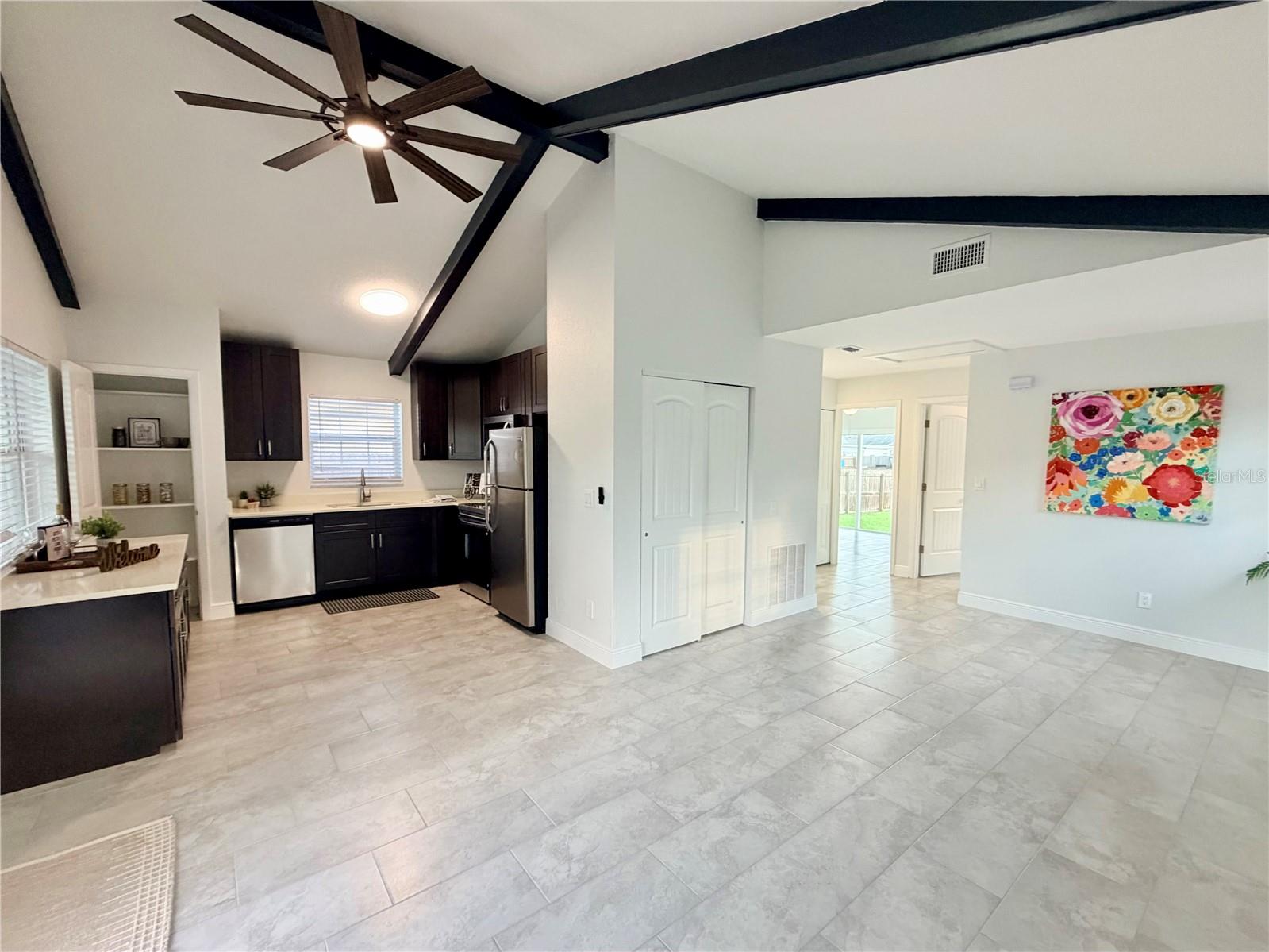 Entry/Kitchen/Living
