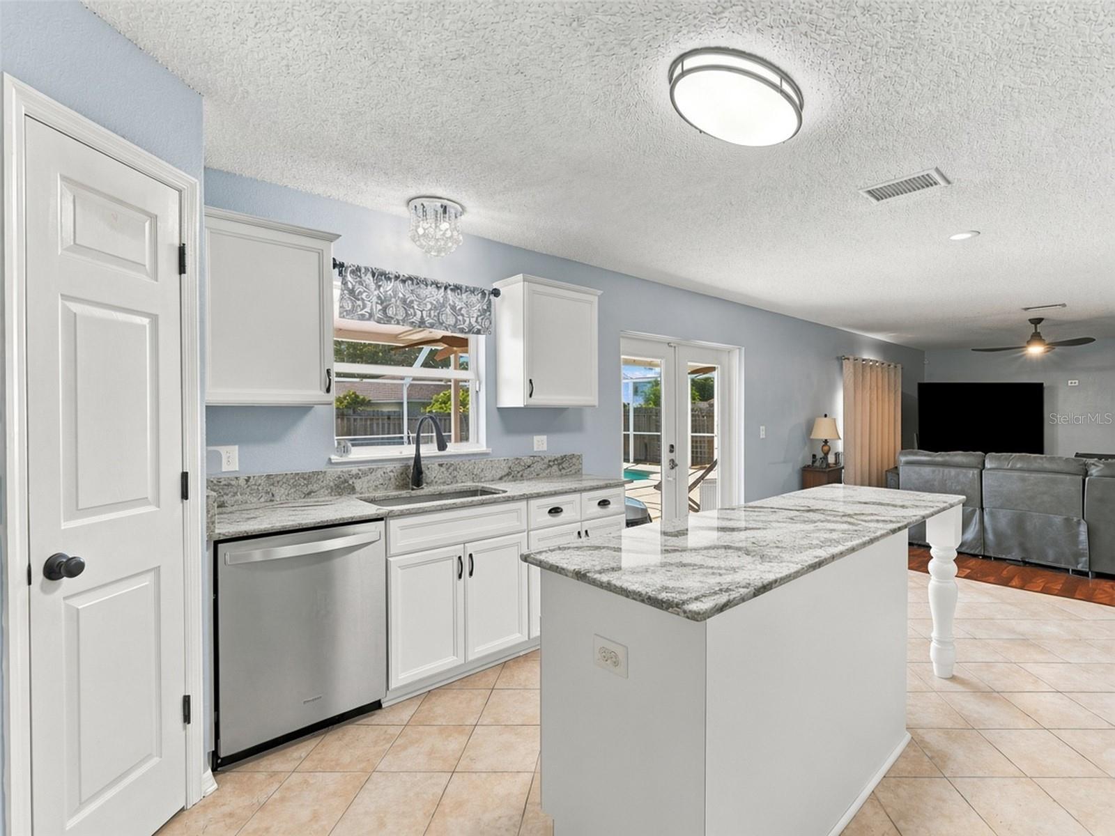 12739 KINGS LAKE DRIVE, Gibsonton, FL 33534