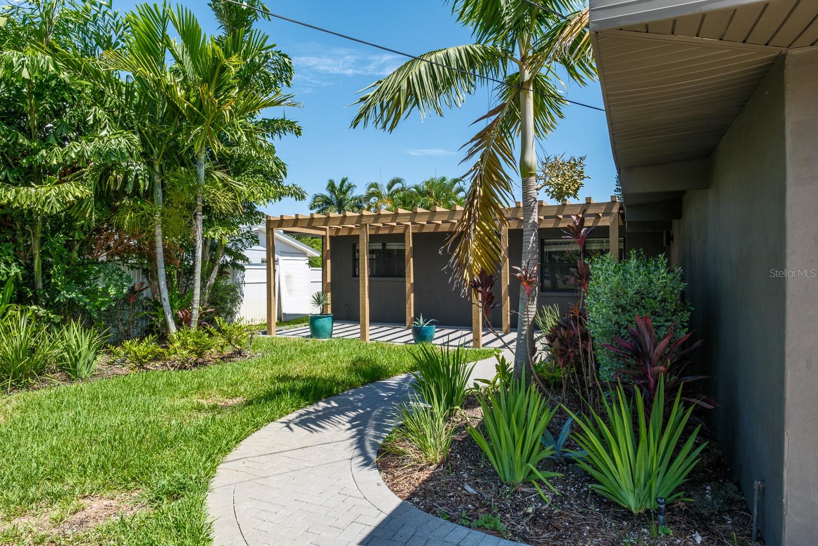 1543 DELAWARE AVENUE NE, St Petersburg, FL 33703 1543 DELAWARE AVENUE NE, St Petersburg, FL 33703
