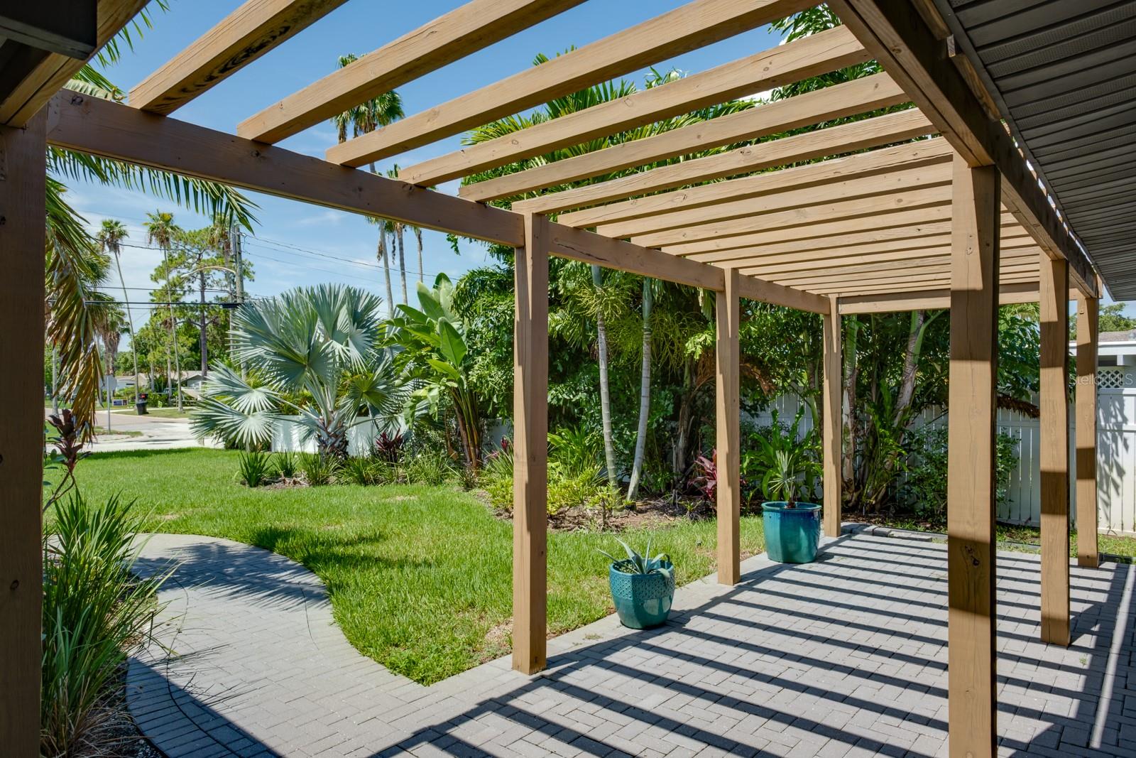 1543 DELAWARE AVENUE NE, St Petersburg, FL 33703 1543 DELAWARE AVENUE NE, St Petersburg, FL 33703