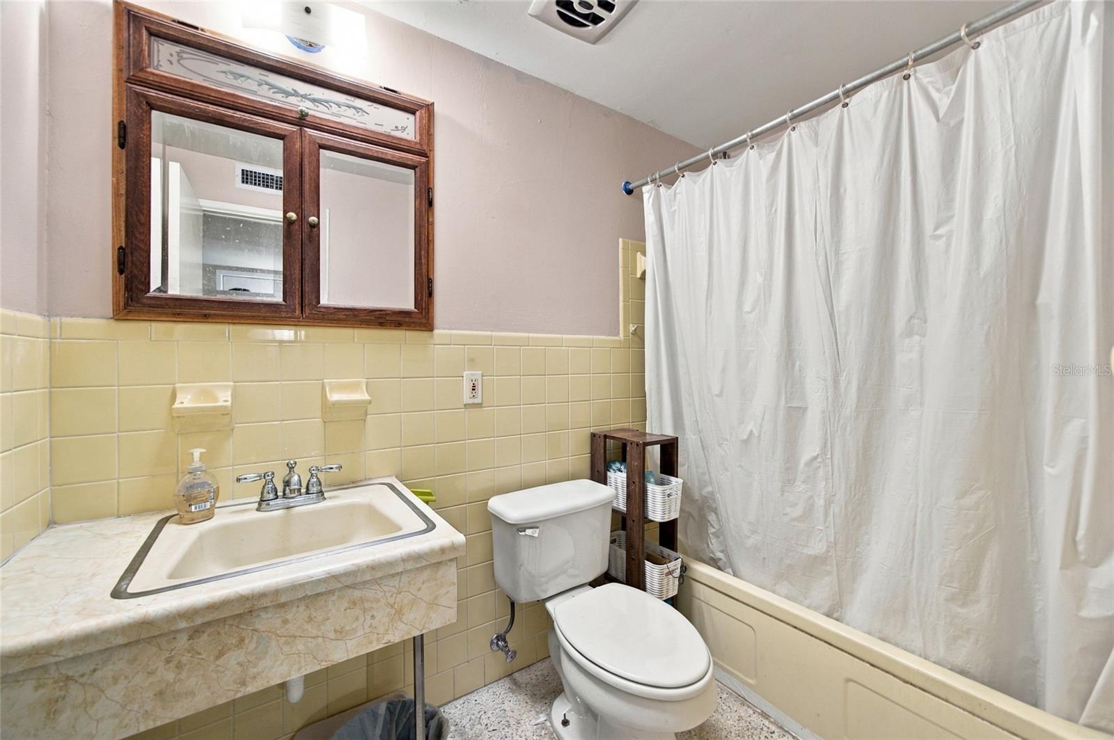 8573 76TH AVENUE, Seminole, FL 33777