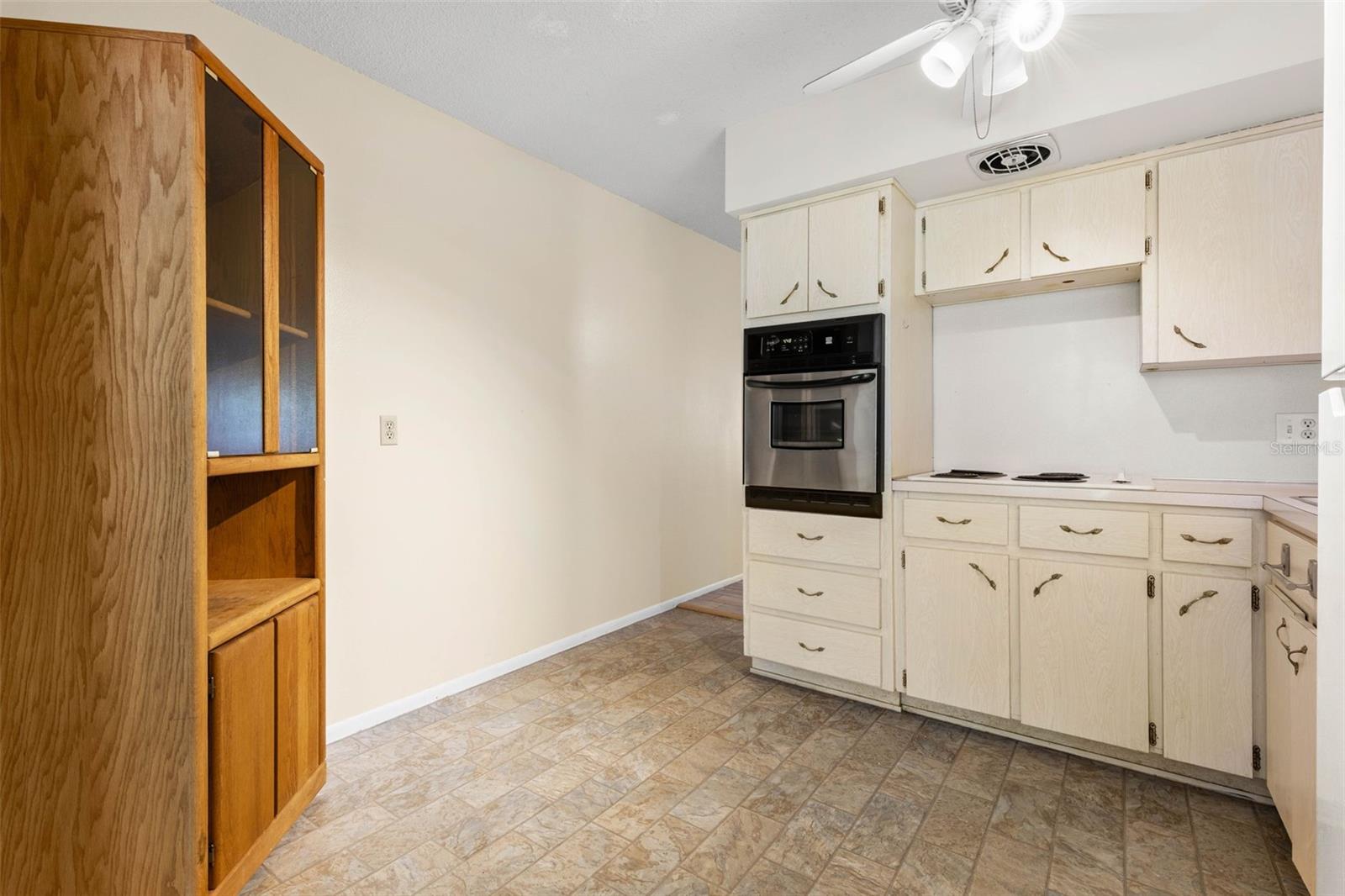 2426 PERSIAN DRIVE, #52, Clearwater, FL 33763