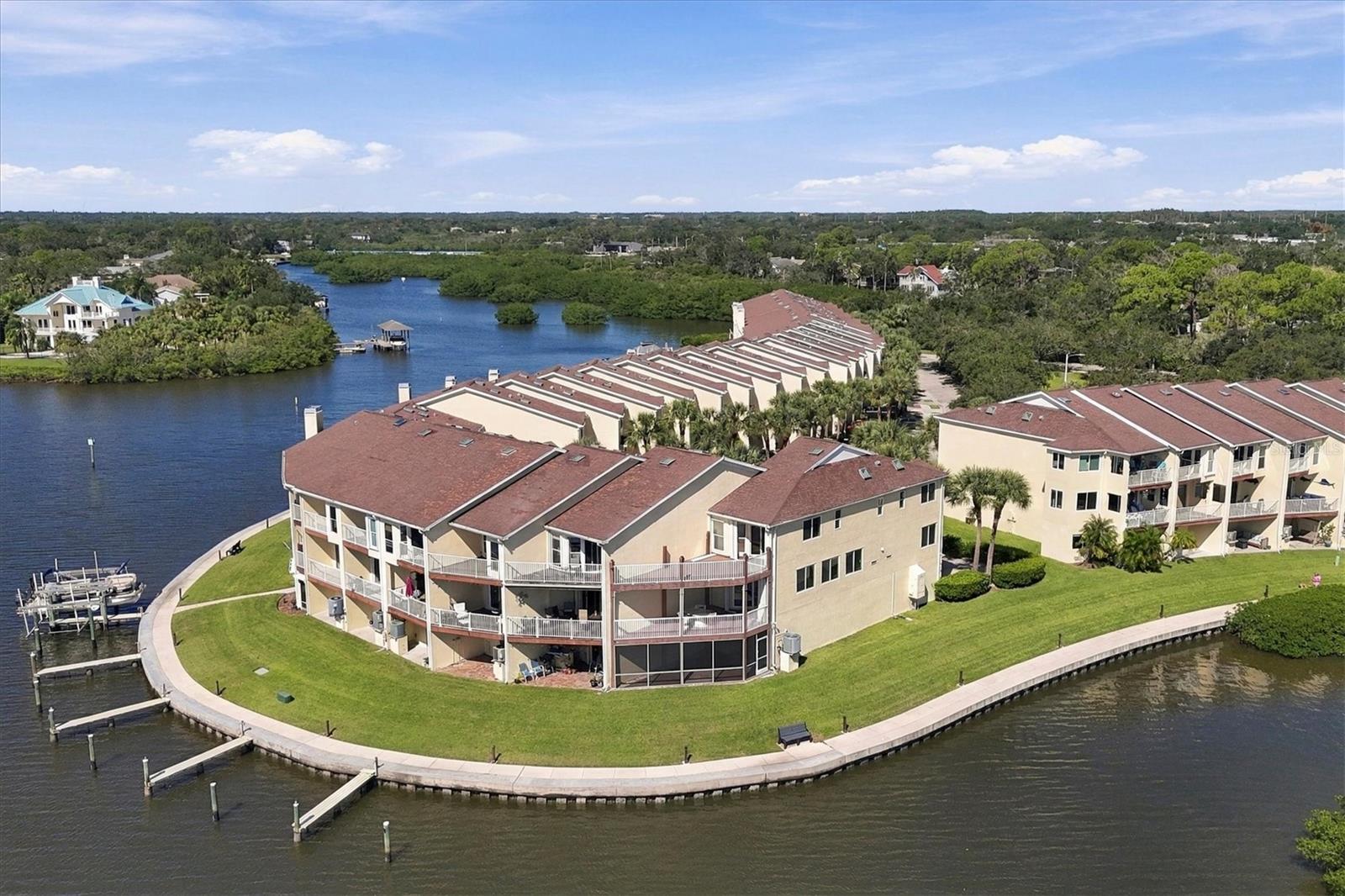 131 BRENT CIRCLE, Oldsmar, FL 34677