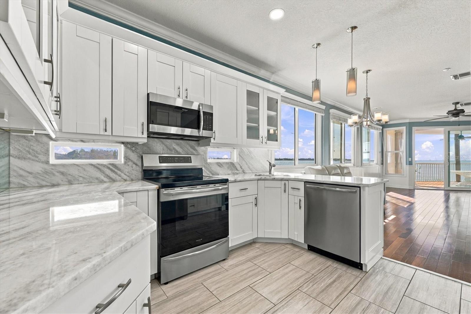131 BRENT CIRCLE, Oldsmar, FL 34677