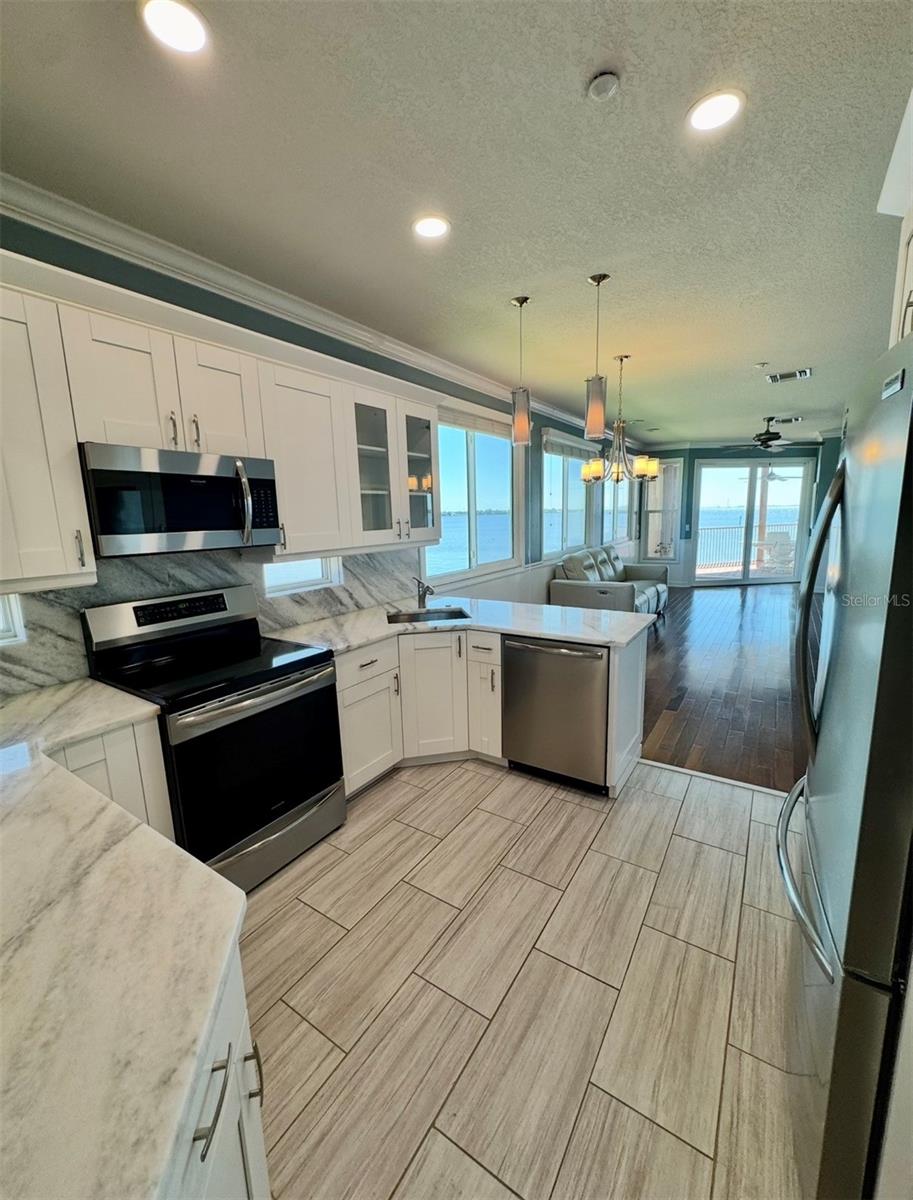 131 BRENT CIRCLE, Oldsmar, FL 34677