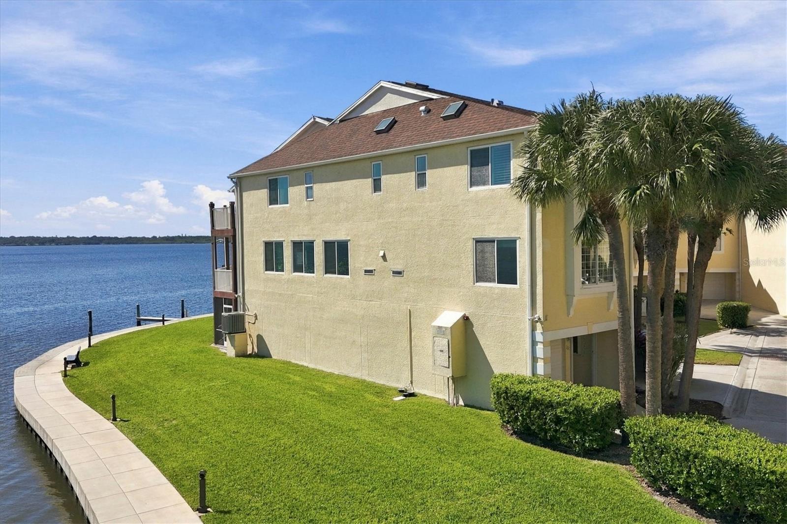 131 BRENT CIRCLE, Oldsmar, FL 34677 131 BRENT CIRCLE, Oldsmar, FL 34677