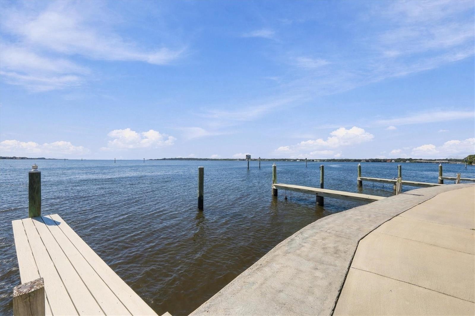 131 BRENT CIRCLE, Oldsmar, FL 34677